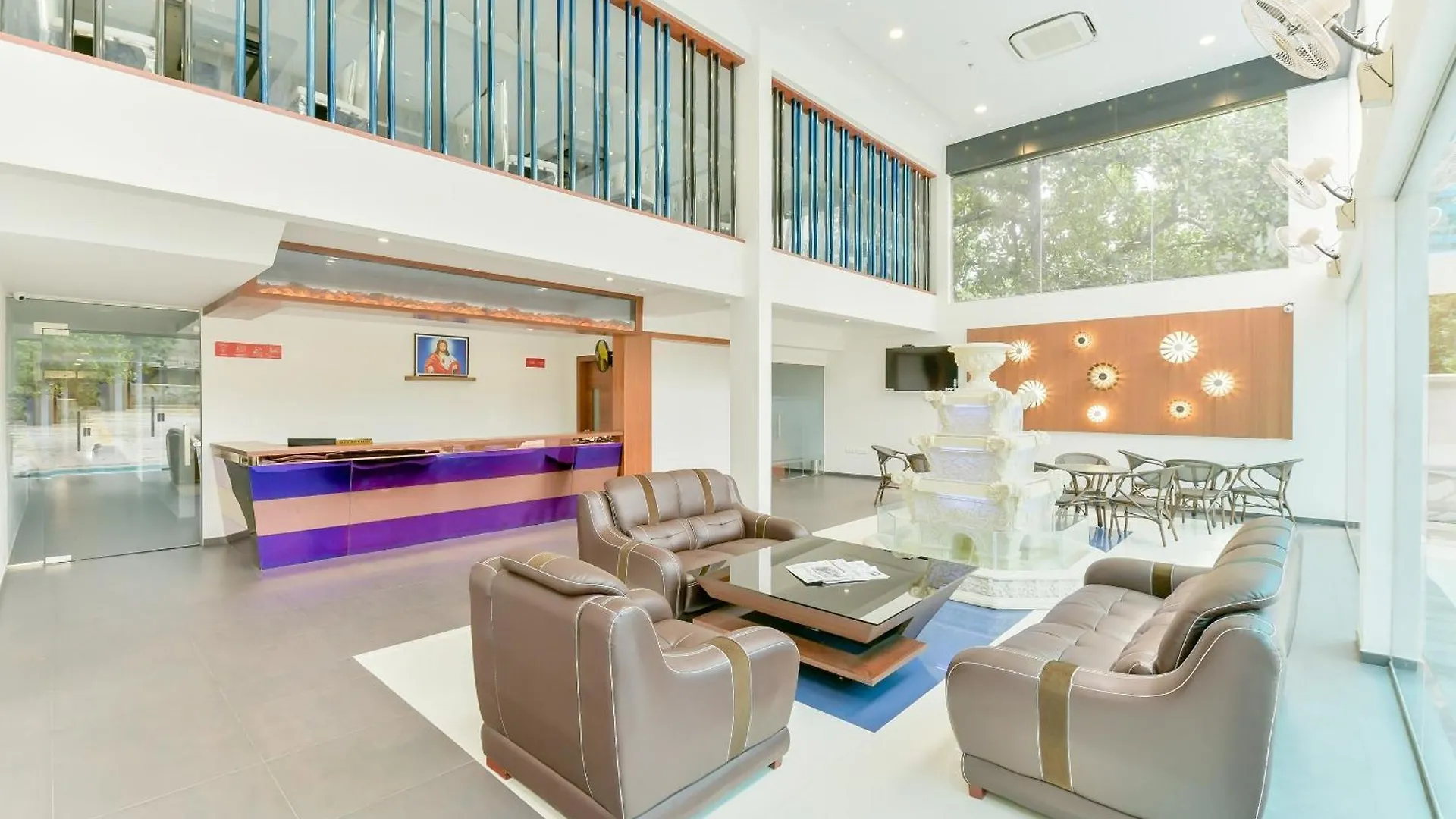 Hotel Super Townhouse Edassery Blue Bells Angamali