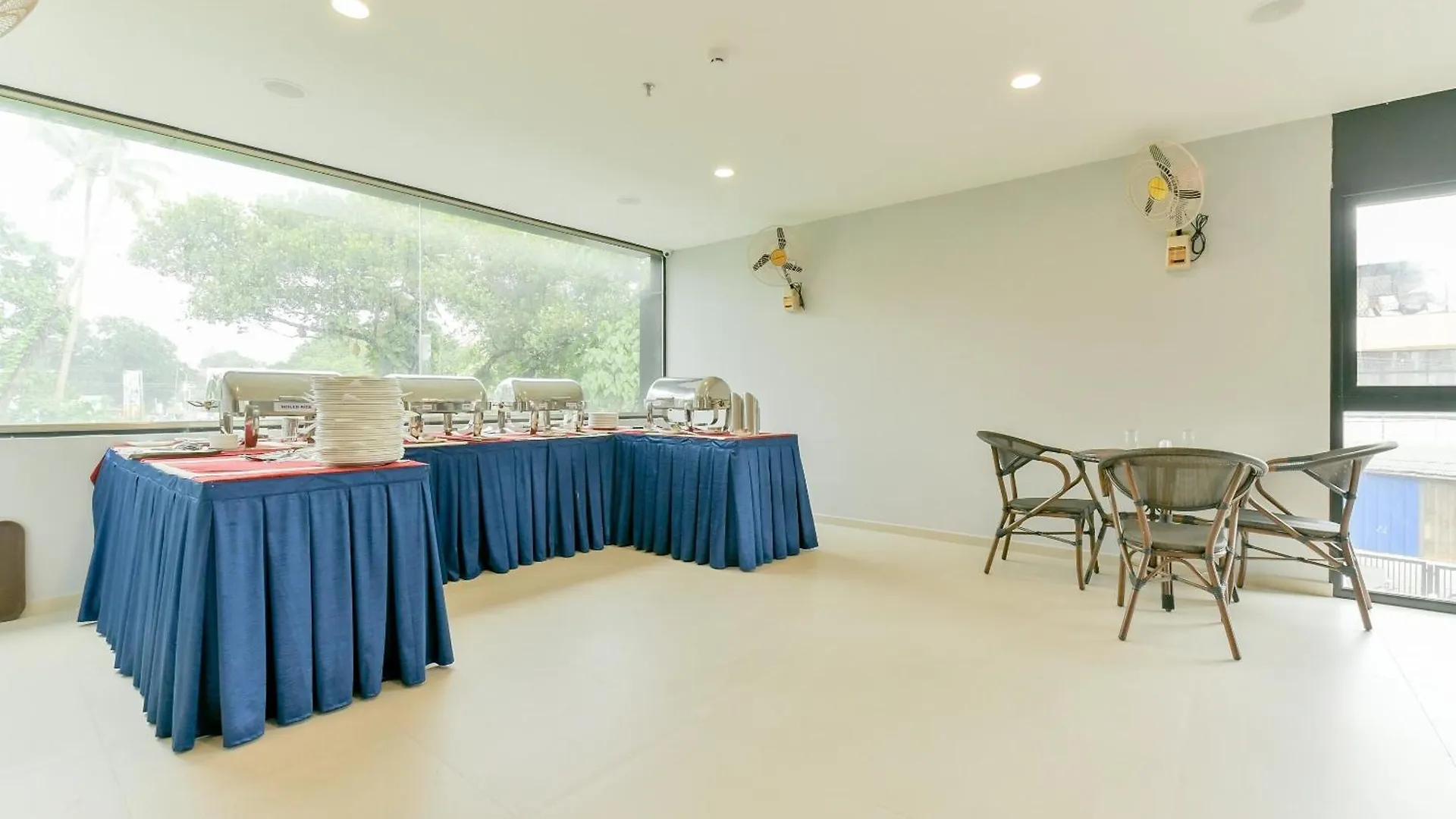 Super Townhouse Edassery Blue Bells Angamali Hotel