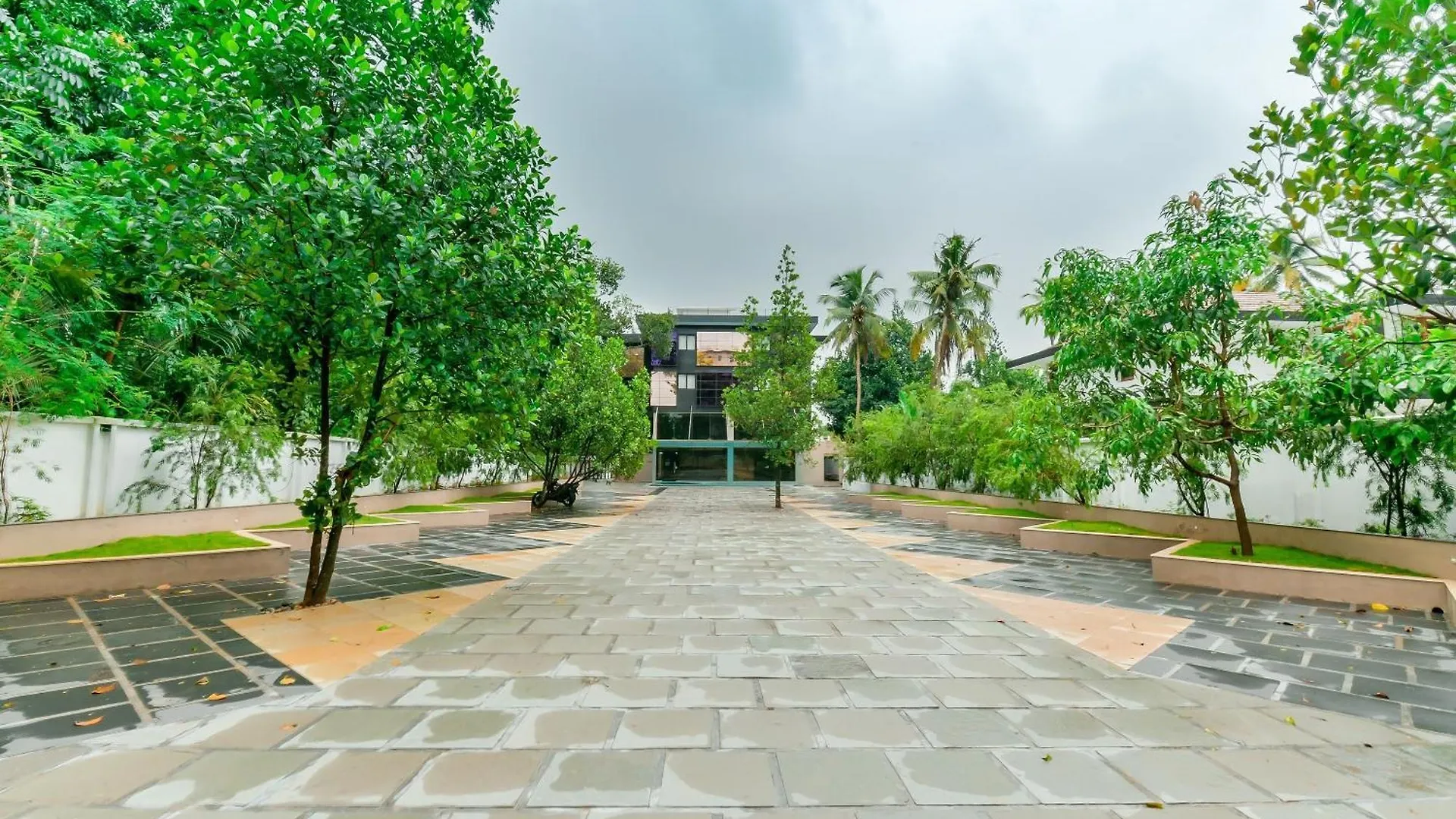Super Townhouse Edassery Blue Bells Angamali Hotel